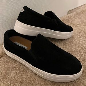 Steve Madden Gills Black Suede